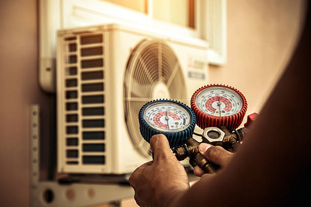 Professional Hvac technician working in Waterford, CA